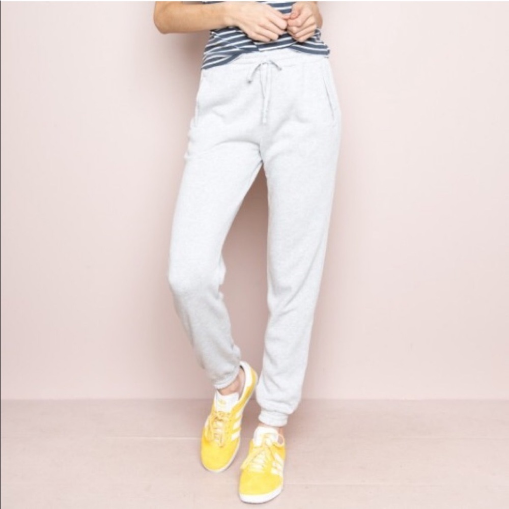 Brandy Melville Rosa Drawstring Sweatpants - Picture 2 of 8